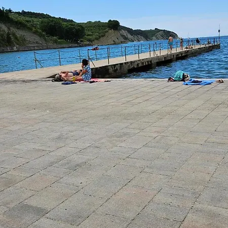 Laguna 30,31 * Izola